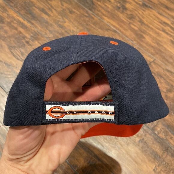 Vintage Chicago Bears hat with spell out and logo in front EUC - Picture 2 of 7